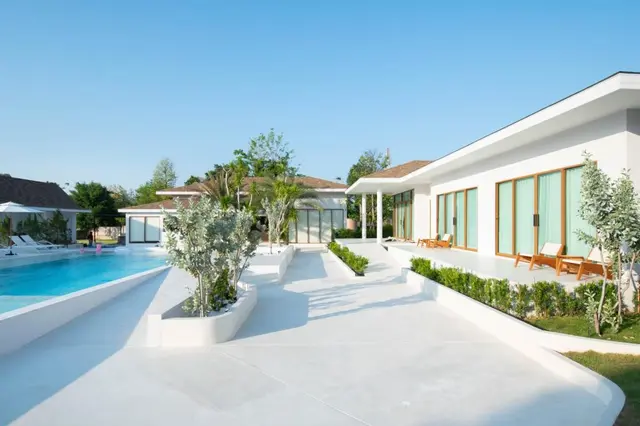 Emmarin - Pool Area View