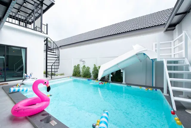 Happy D  - Main Cover Photo in Pattaya