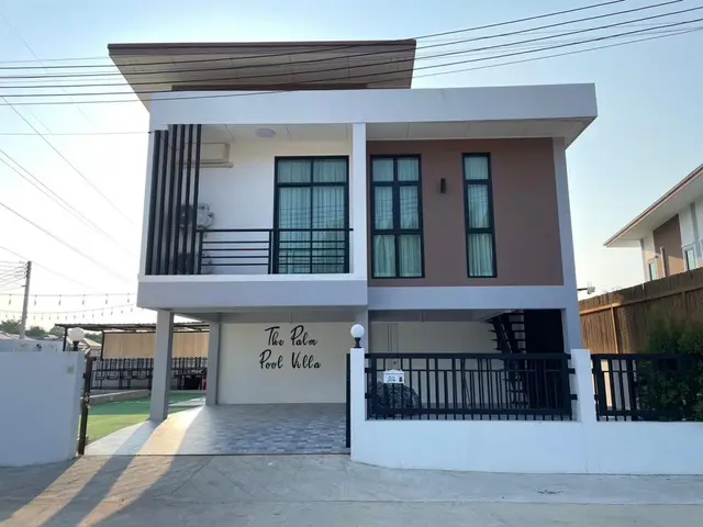 The Palm - Pool Area View