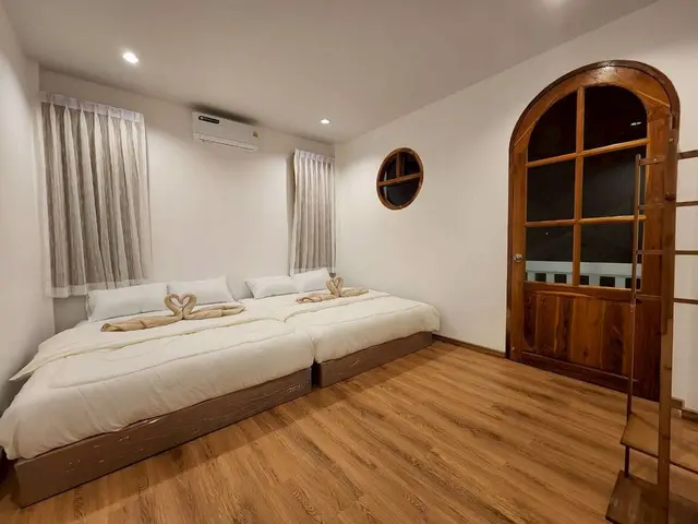 Amornrut Hill 03 - Living Area