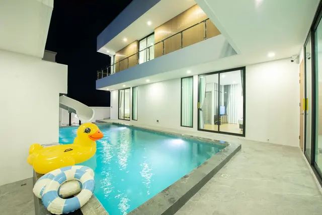 The Hillside - Bedroom View