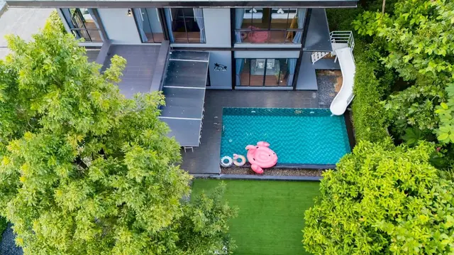 Coco Casa - Pool Area View