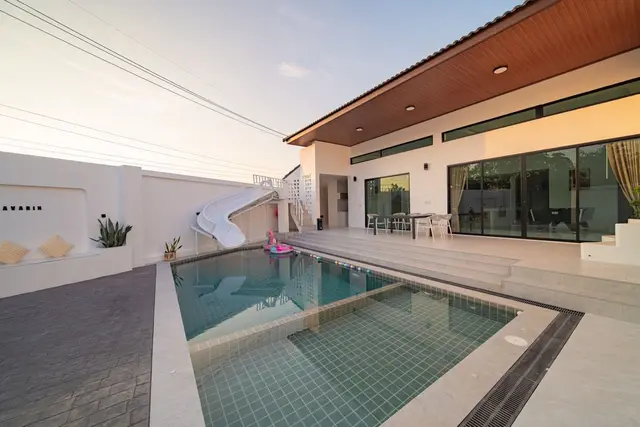 Avarin - Pool Area View