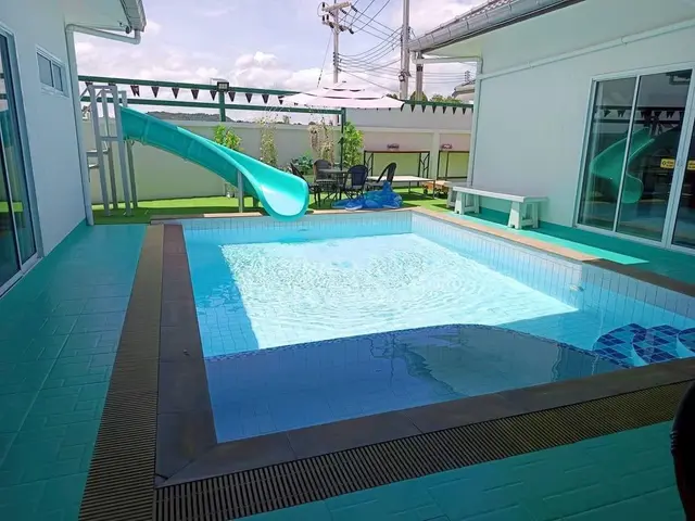 Clear 98 - Living Area