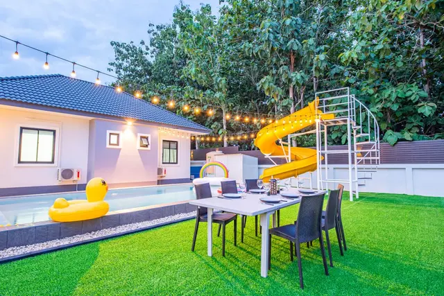 Merci - Bedroom View