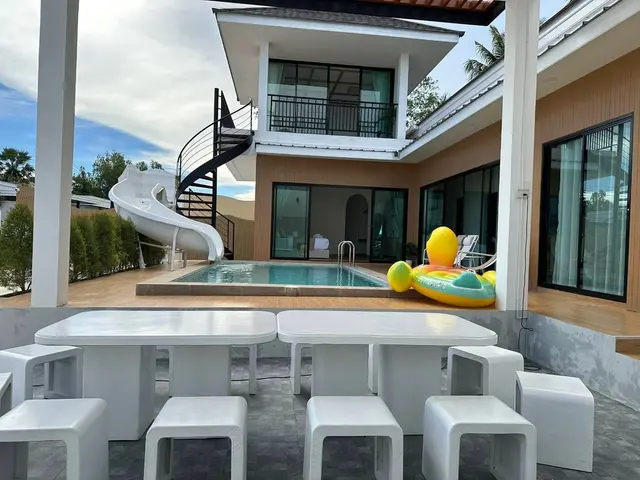 Nyd Z - Main Cover Photo in Pattaya