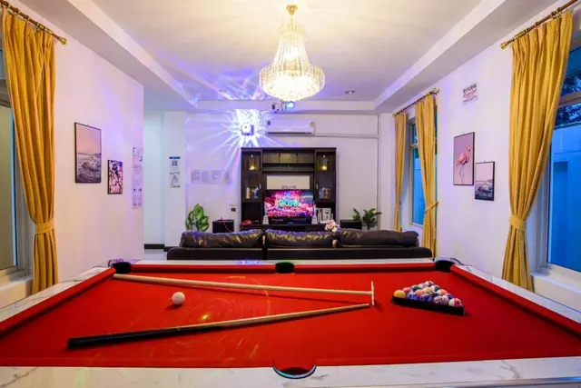 S And P 2 - Bedroom View