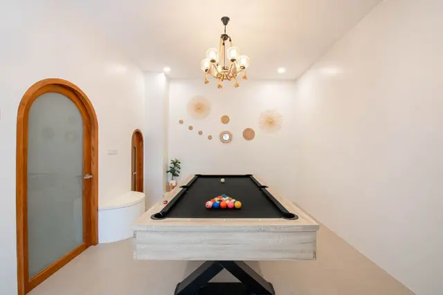 The Rest - Living Area