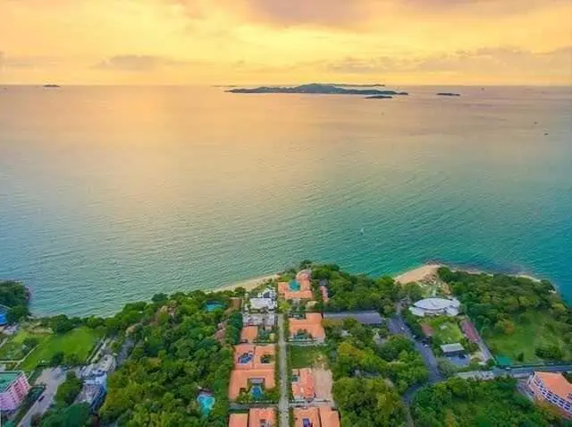 mj 3 - Pool Area View