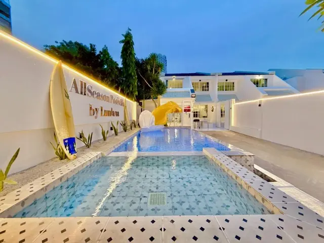 All Season Lunluna - Pool Area View