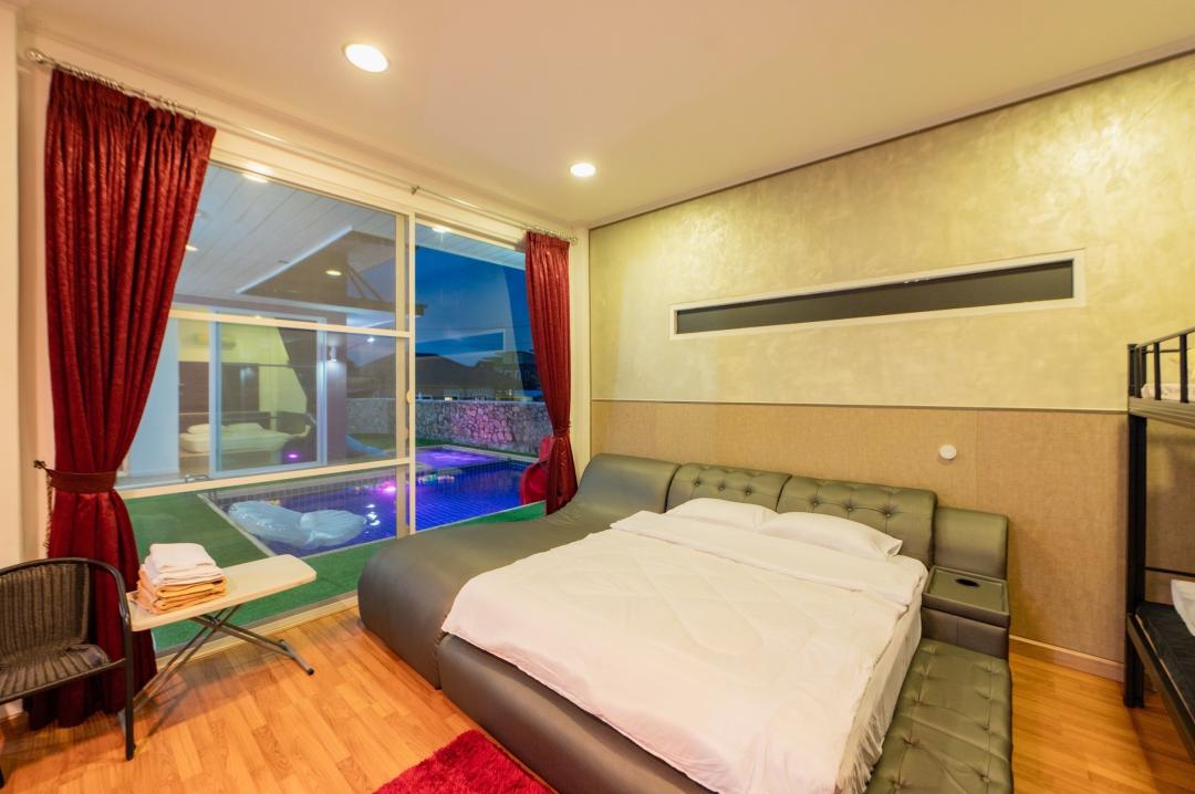 Villa Bedroom 1
