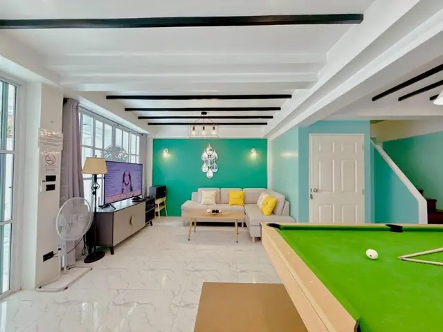 Summer Season - Bedroom View