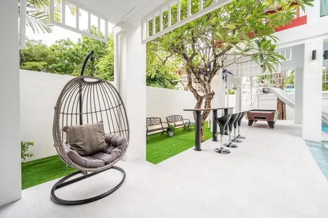 Magenta - Pool Area View