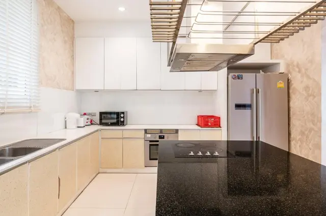 Magenta - Living Area