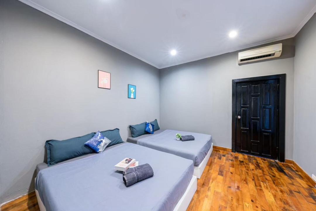 Villa Bedroom 1