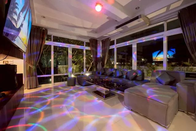 Sea Breeze Grand - Villa Interior View