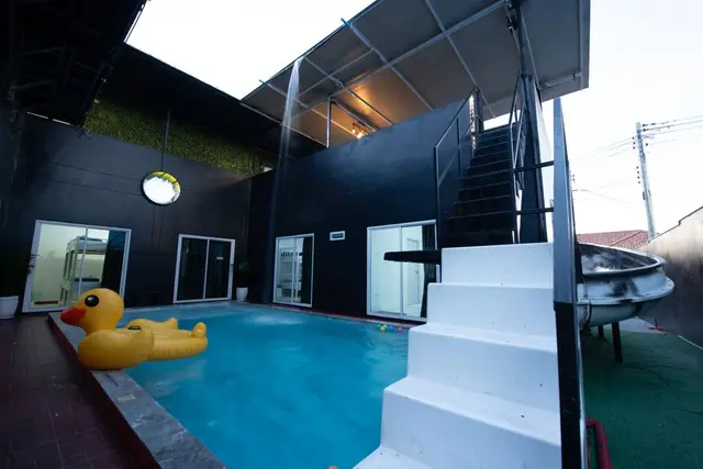 Seven knights - Pool Area View