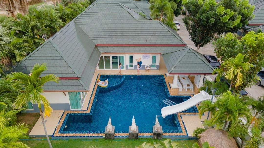 Destiny - Pool Area View