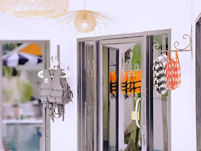 PP First ลมทะเล1 - Pool Area View