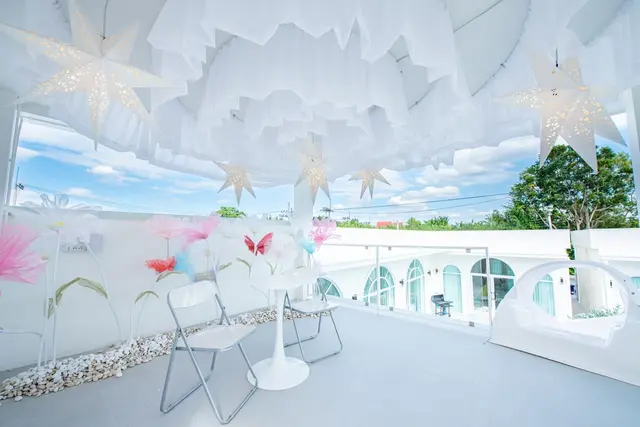 Vivian - Bedroom View