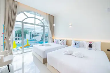 Vivian - Living Area