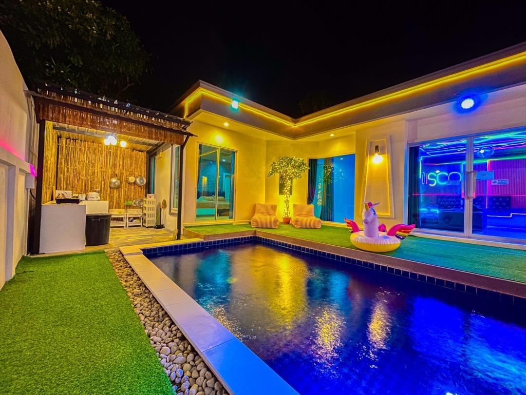 Disco Time - Living Area