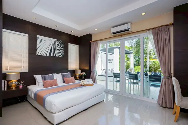 Secret Garden - Living Area