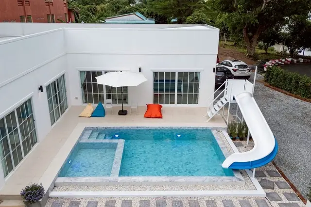 Moonlike - Main Cover Photo in Pattaya