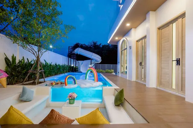 Your Noble  - Living Area