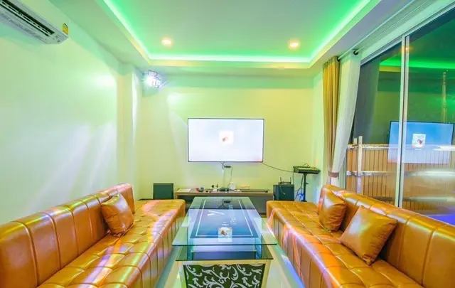 V Poolvilla 1 - Villa Interior View