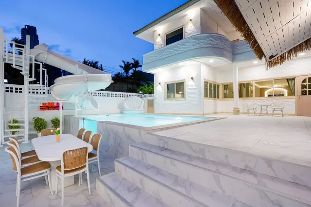 MY COZY Beach - Pool Area View