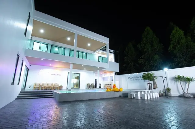 บ้านเกรซพูลวิลล่า - Pool Area View