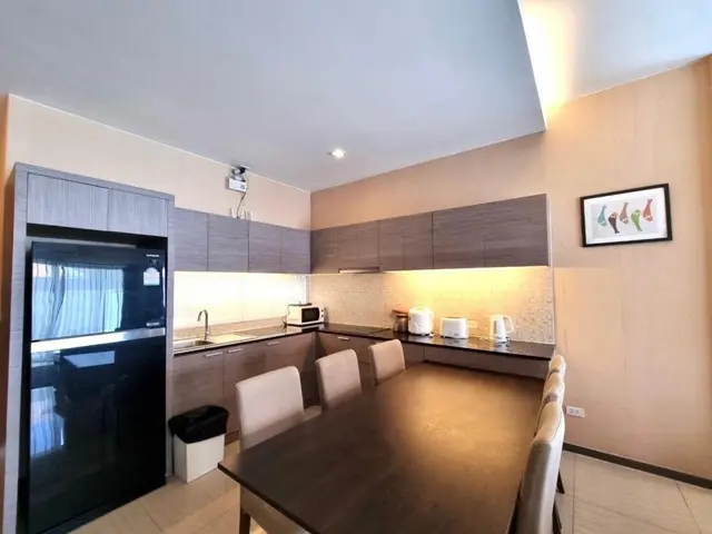 Home Hug B57 - Living Area