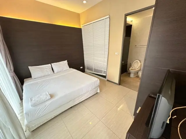 Home Hug B57 - Bedroom View