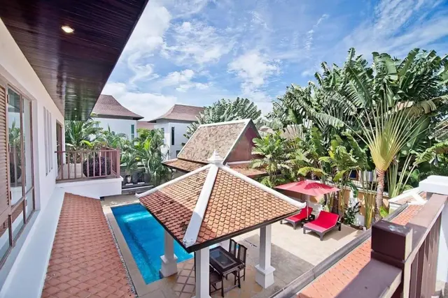 Na Jomtien Villa 3 - Pool Area View