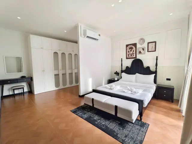Villa Bedroom 6
