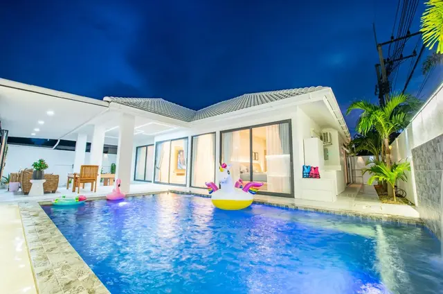 Sea of Clounds - Pool Area View