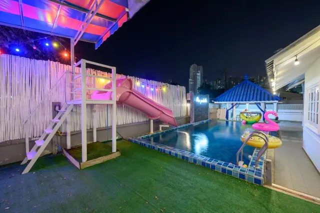 Blue Pool Villa - Villa Interior View