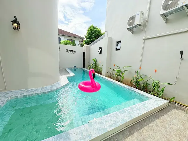 BT4 - Main Cover Photo in Sattahip