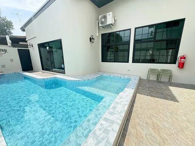 BT3 - Pool Area View