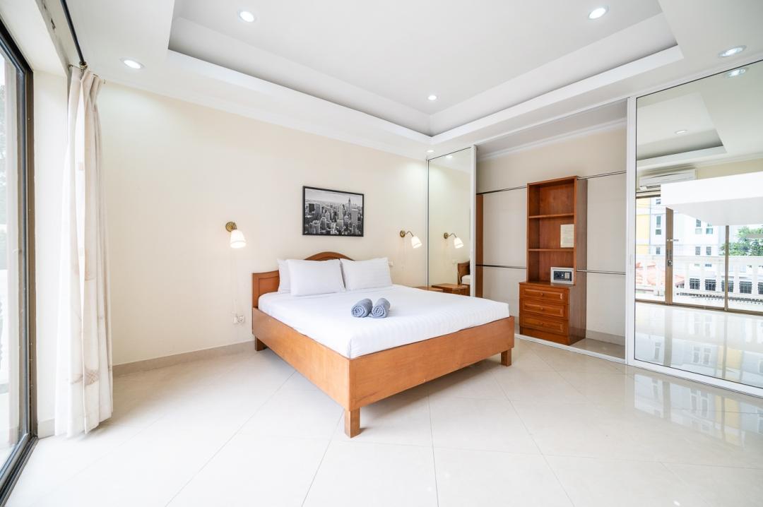 Villa Bedroom 8