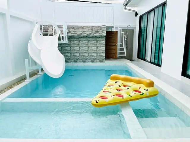 Code Chill - Pool Area View