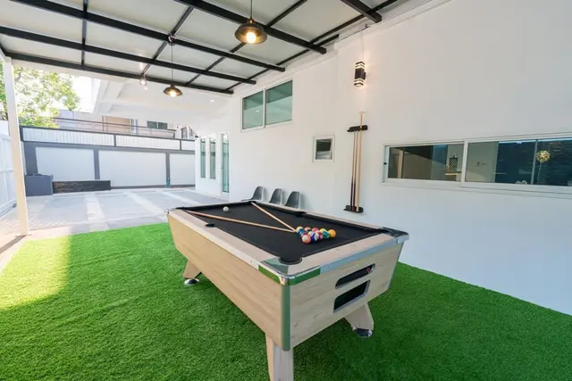  LEON  - Pool Area View