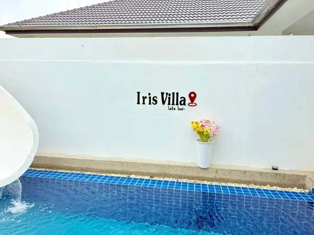 Iris Villa - Living Area