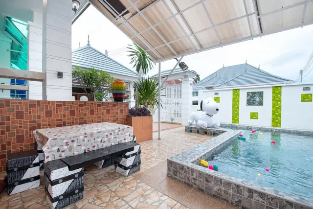 Walk to the sea - Pool Area View