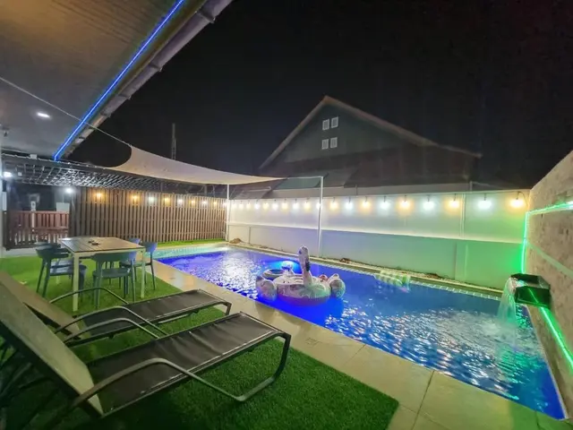 Sea Life Poolvilla - Pool Area View