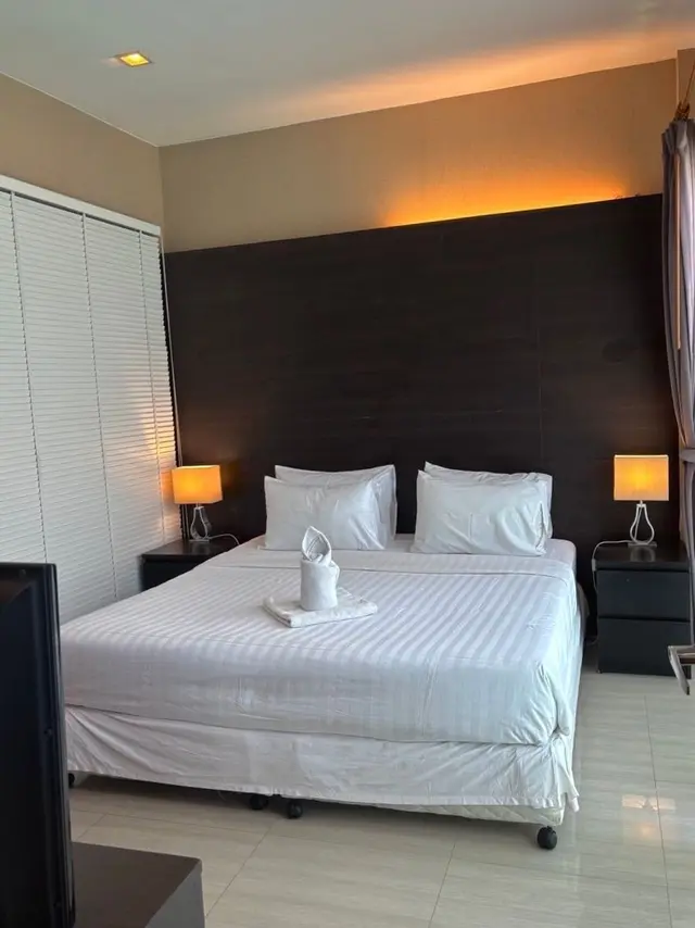 Sky Hug - Bedroom View