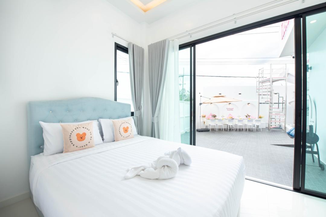 Villa Bedroom 8