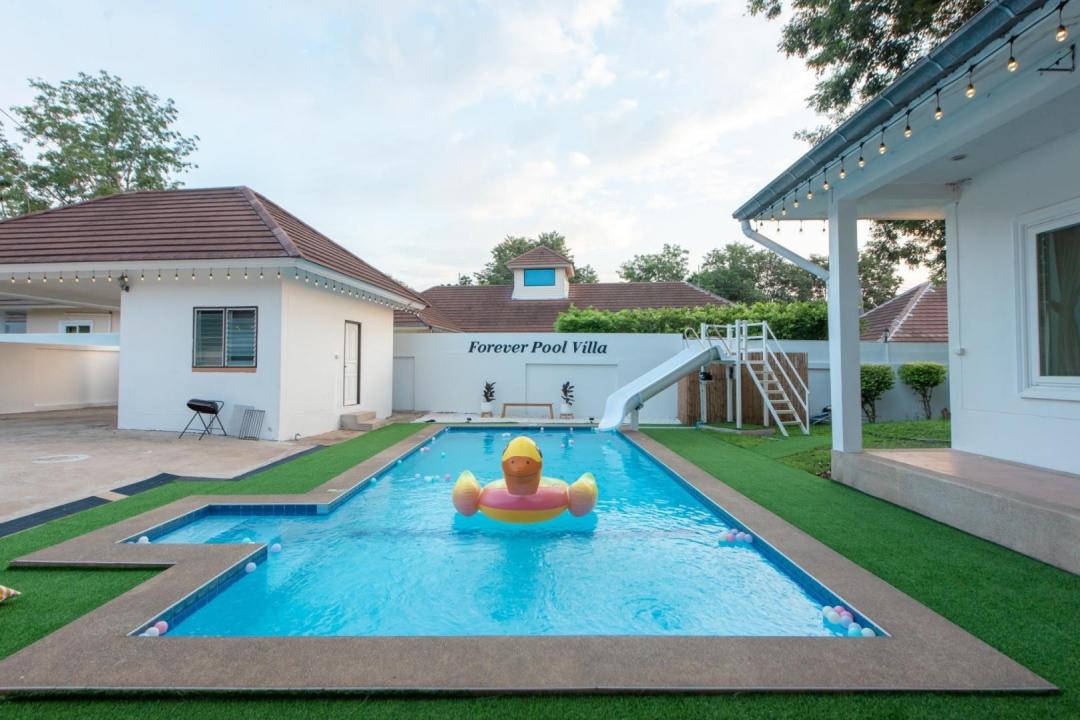 Forever - Pool Area View