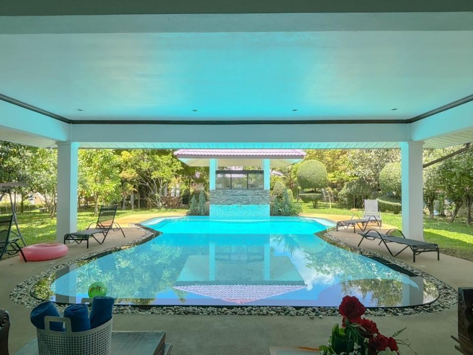 Fridayhouse - Pool Area View